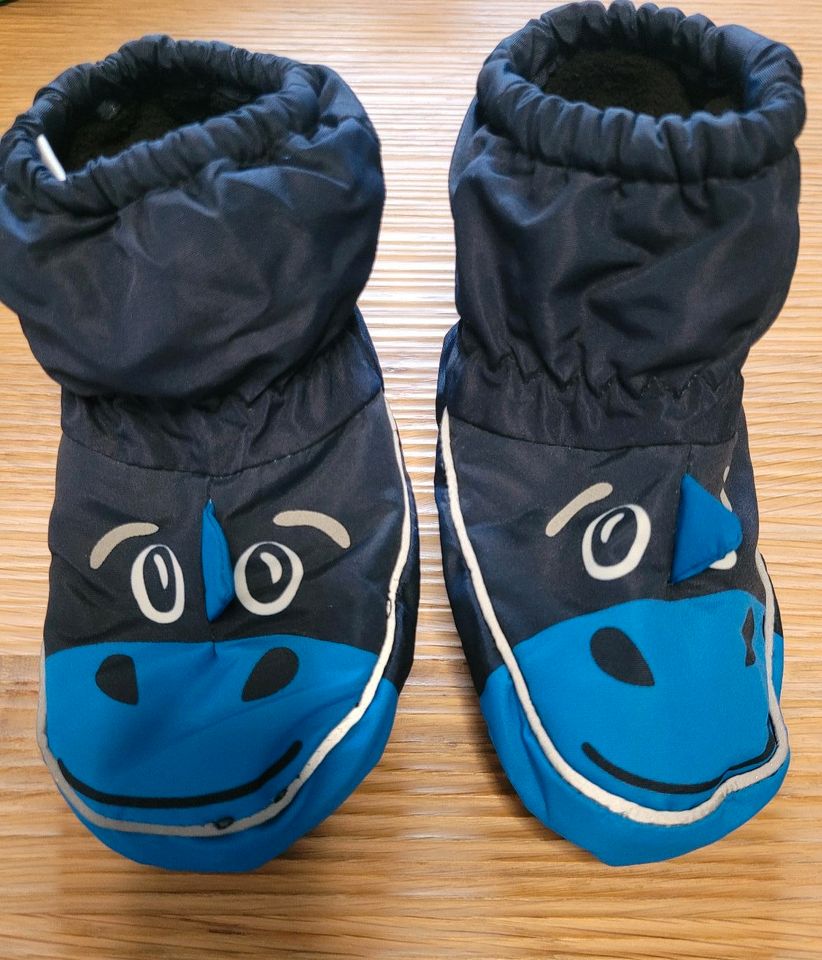 Überziehschuhe warme Schuhe / Softschuhe in Varel