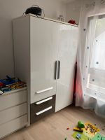 Kinderzimmer Wellemöbel Schrank, Wickelkommode, Babybett , Hessen - Bruchköbel Vorschau