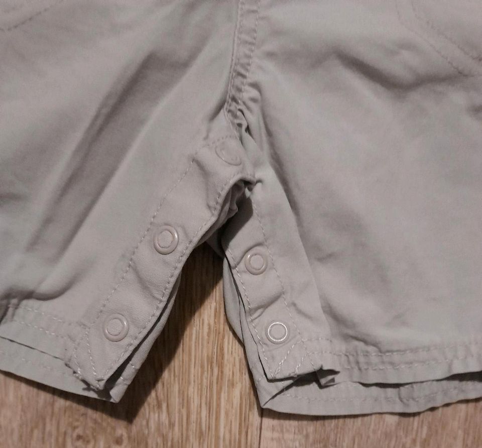 Jungen Hose / kurze Latzhose Gr. 80 in Rabenau