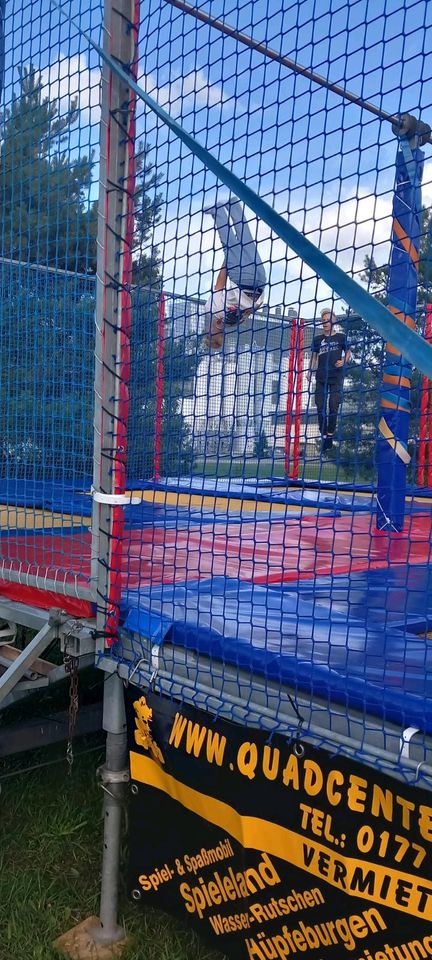 Hüpfburgen, Rutschen, Intoorspielplatz, Kletterwand, Trampolin. in Südliches Anhalt