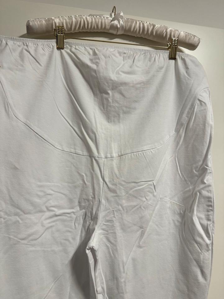 Neu! 2x Umstandshosen Shorts Bonprix Gr.52/54 schwarz weiß in Hamburg