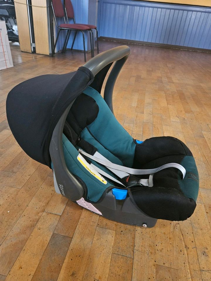 Römer Britax Babyschale inklusive Isofix - Station Adapter in Bad Langensalza