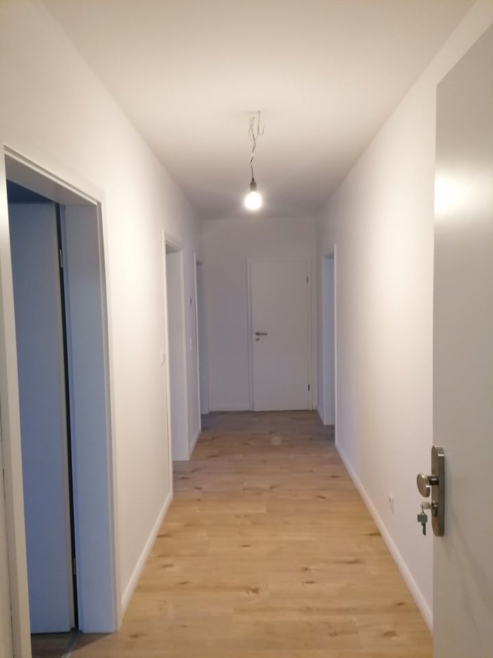 Anfragen NUR per E-Mail. Wulsdorf. Moderne 3-Zimmer Wohnung mit Balkon, Fußbodenheizung, Garderobenraum und Aufzug. Bj 2023. in Bremerhaven