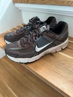 Nike Zoom Vomero 42.5 NEU Schuhe Sneaker Turnschuhe Rostock - Reutershagen Vorschau