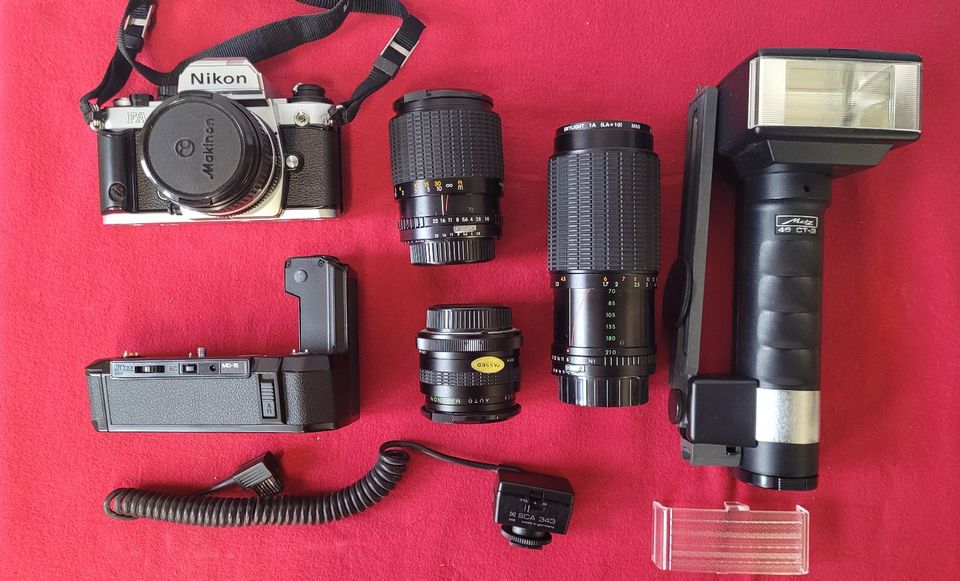 Nikon FA Kamera Set mit 4 Objektiven, Blitzgerät, Winder, Filtern in Karlsruhe