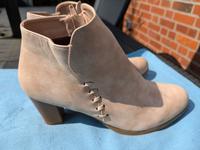 Stiefeletten beige neu größe 41 Herzogtum Lauenburg - Schwarzenbek Vorschau
