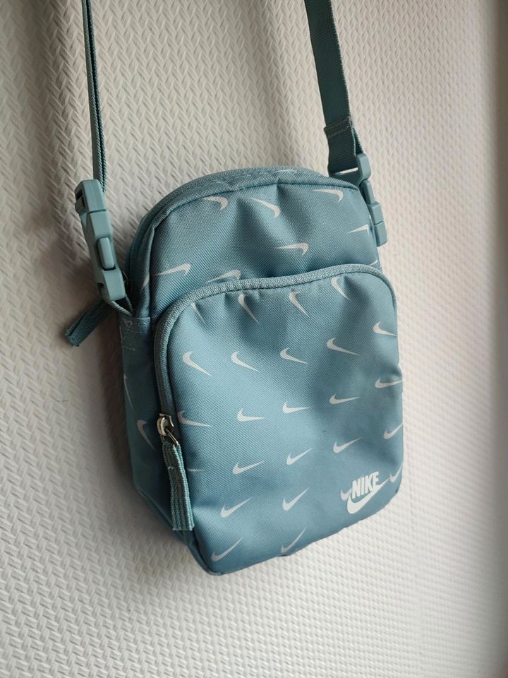 Nike Tasche Umhängetasche in Ravensburg