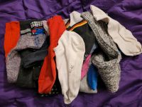 22 Socken mit Loch, für Sockenkranz, Basteln, Putzen ect. Niedersachsen - Schwanewede Vorschau