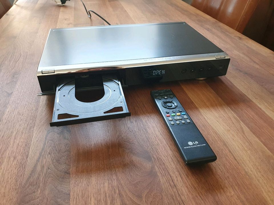 LG BD 390 Blu-Ray Player (HDMI, W-LAN, USB 2.0) schwarz in Bottrop