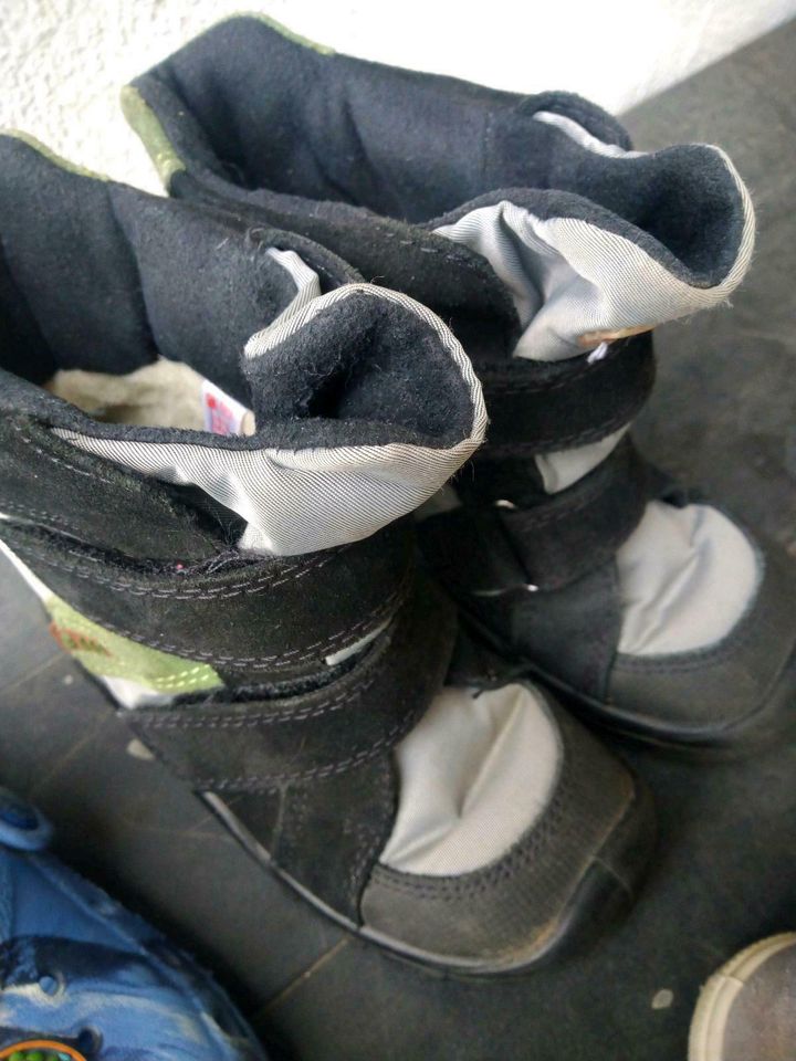 Kinder  Schuhe Größe 24 in Halberstadt