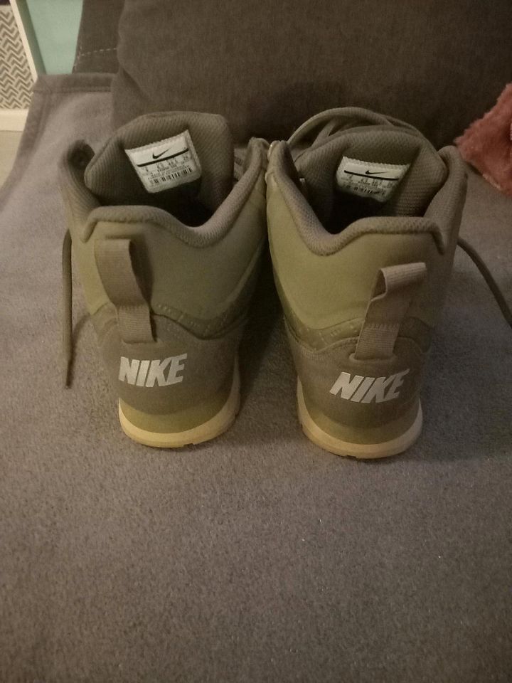 Nike schuhe high sneaker 40,5 Farbe kaki in Düsseldorf