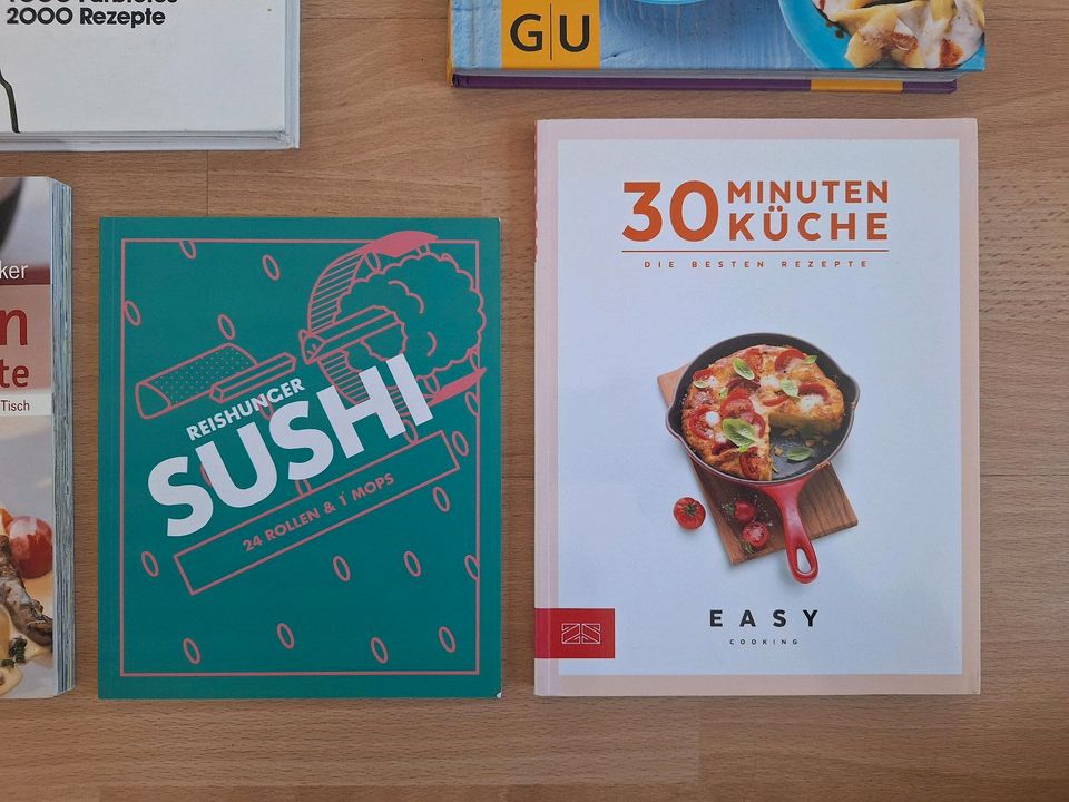 Kochbücher Bundle Sushi Türkisch Last Minutei usw. in Stahnsdorf