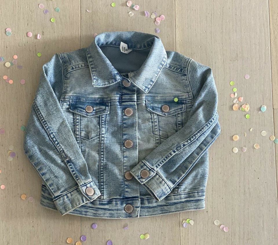 H&M Jeansjacke Größe 98 in Streithausen