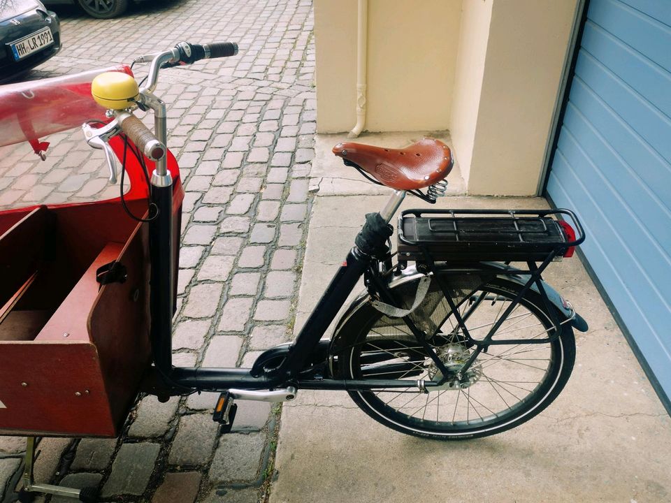 Bakfiets Cargo Long 2 Bänke, Maxi-Cosi Halter: Akku/Motor Defekt in Hamburg