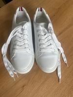 Tommy Hilfiger Sneaker Größe 37 Rheinland-Pfalz - Koblenz Vorschau