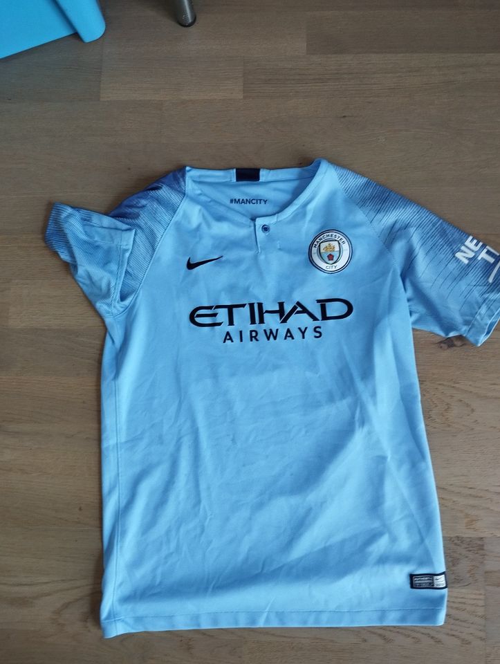 Original Manchester City Trikot mit Hose aus der Saison 2018/2019 in Burghausen