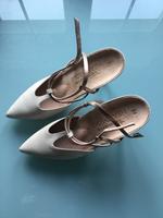 Tamaris Pumps Gr 38 spitz nude Creme Nordrhein-Westfalen - Herford Vorschau