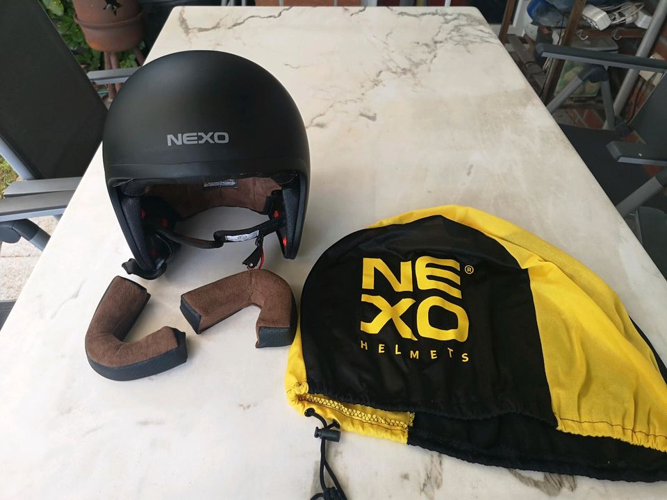 Motorradhelm von NEXO in Schwerin