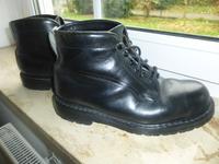 Schnürstiefel Echtleder schwarz Gr. 42 Hessen - Bruchköbel Vorschau