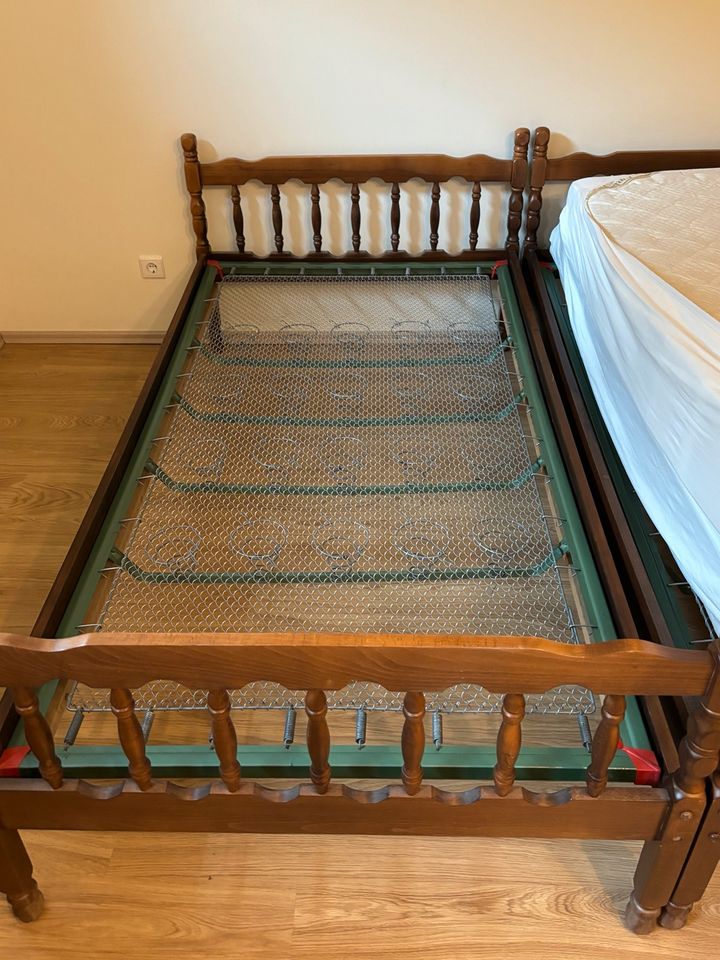 Französische Betten 2x 200x100cm Nussbaum in Hannover