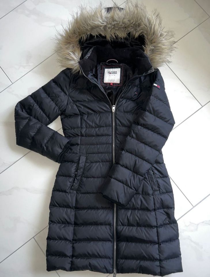 Tommy Hilfiger Damen Winter Daunenjacke Gr.S wie NEU schwarz in Stuttgart