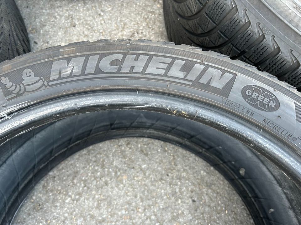 295 35 R21 107V Michelin Winterreifen in Steinheim an der Murr