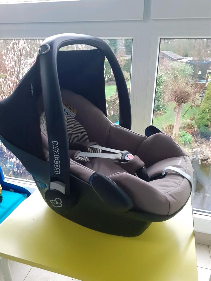 Maxi Cosi Pebble mit Sommerbezug in Oberhausen