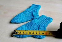 Selbstgestrickte Kindersocken blau Sachsen - Chemnitz Vorschau