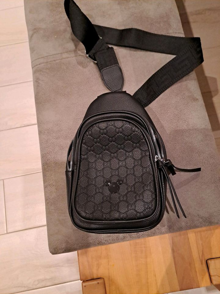 Rucksack in schwarz in Konz