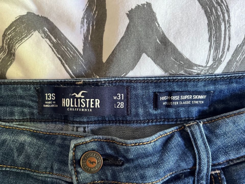 Hollister Jeans high Rise super Skinny blau Gr. 13S in Gummersbach
