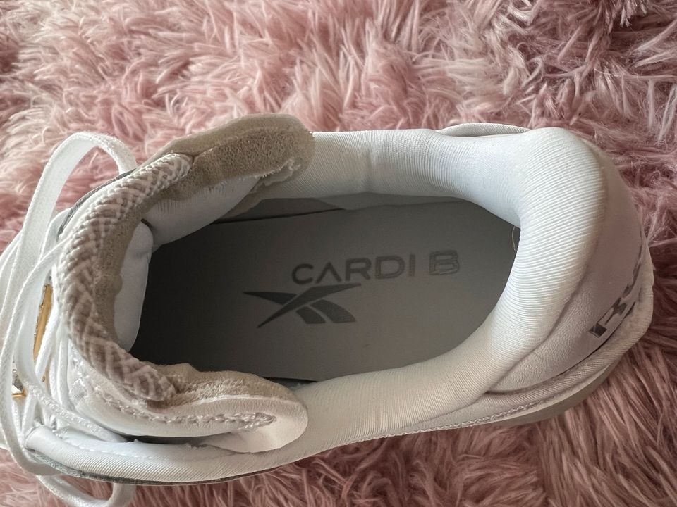 Reebok x Cardi B Club C Sneaker White NEU in Stadthagen