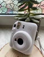 Instax Mini 12 Polaroid Sofortbildkamera weiß zu vermieten Schleswig-Holstein - Kiel Vorschau