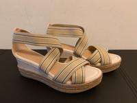 Neu  Unisa Sandalen Gr 40 Mülheim - Köln Flittard Vorschau