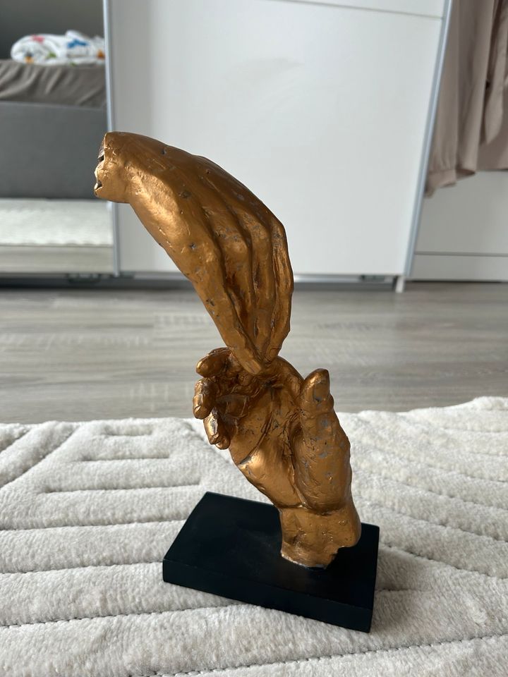Deko Skulptur Gold "Skulptur two Hands" in Burgdorf