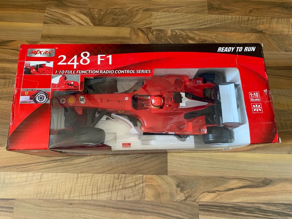 Ferrari 248 F1  1:10  Miniaturauto in Nürnberg (Mittelfr)