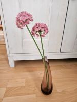 Vase mit 2 Kunstblumen von Ikea Höhe 24,5cm Frankfurt am Main - Nordend Vorschau