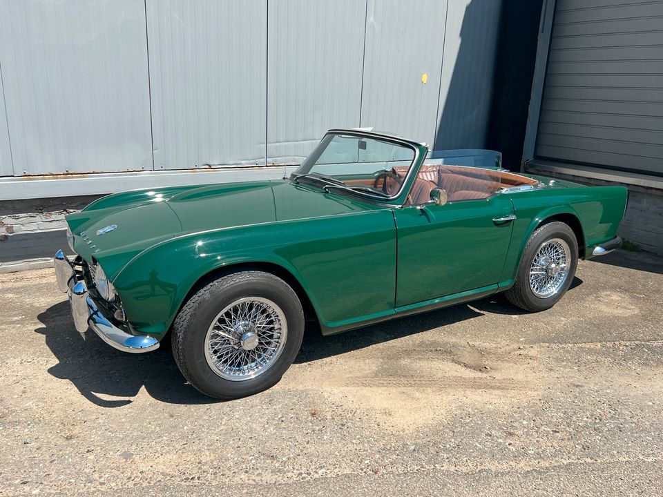 Triumph TR4 in Irish Green. in Husum