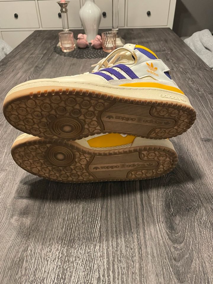 Adidas Originals Forum 84 High Lakers Gr. 42 2/3 in Berlin