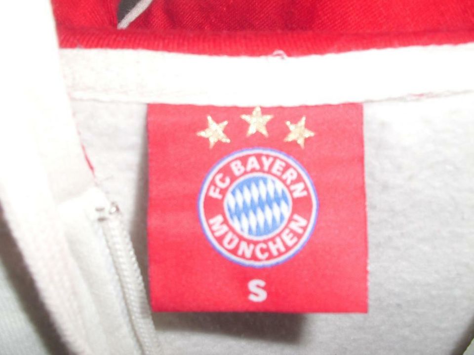 FC Bayern München Sweatjacke in Bad Driburg