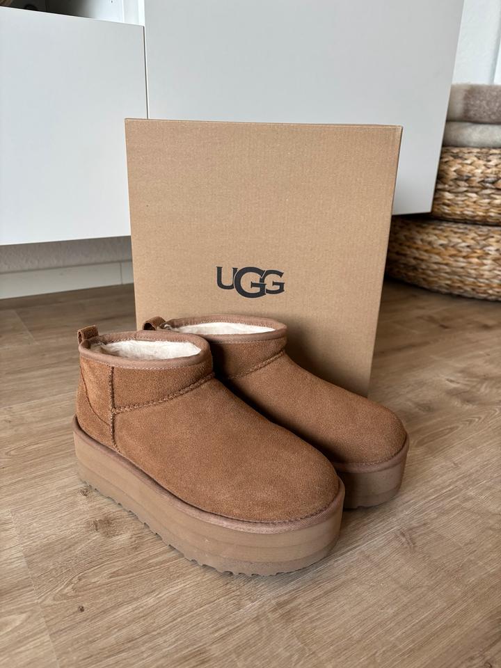 UGG Ultra Mini Platform Boots Stiefel Chestnut 38 mit OVP in Kirchlengern