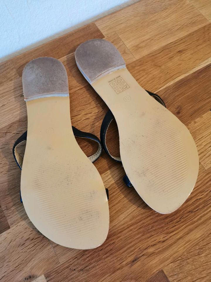 Sandalen / Pantolette mit Schmetterlingen, 41 in Berlin