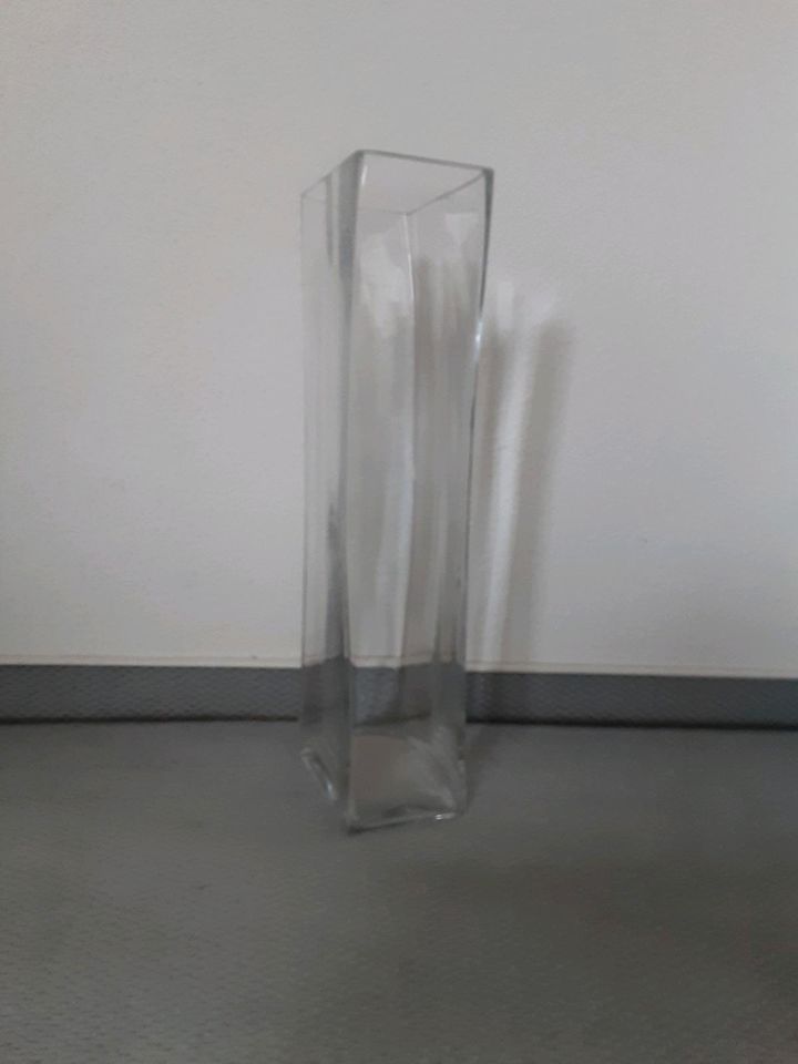 große, schwere Glasvase, Vase, Höhe 45 cm, 15 x 9 cm, Dekoration in Sindelfingen