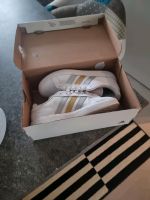 Adidas Schuhe, absolut neuwertig Niedersachsen - Hildesheim Vorschau