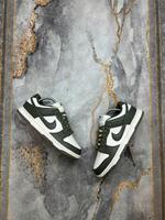 Nike dunk low Grün 42 Wuppertal - Oberbarmen Vorschau