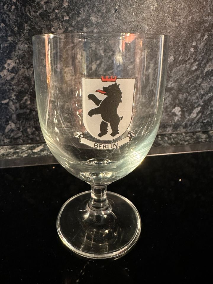 Altes Glas Berliner Bär Souvenir, glaube es ist noch aus der DDR in Berlin