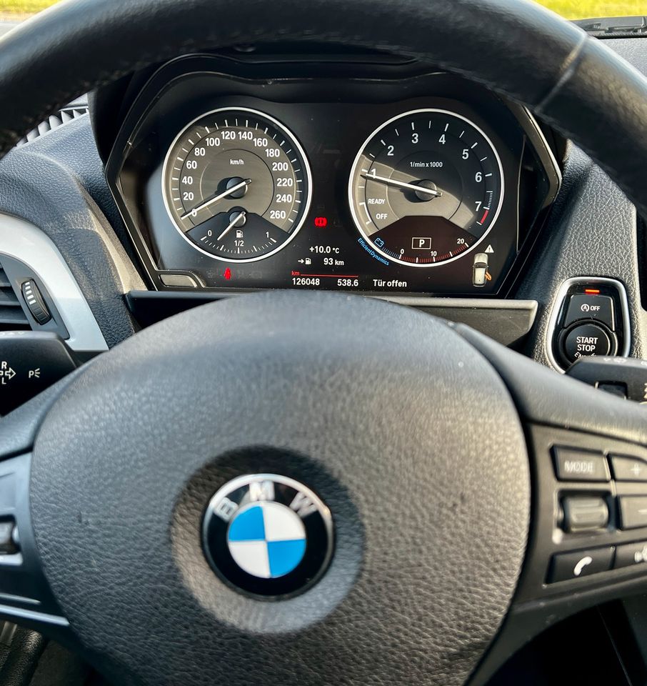 BMW 118i  Sport Automatik LED Scheinwerfer Keyless Go PDCw in Lohmar