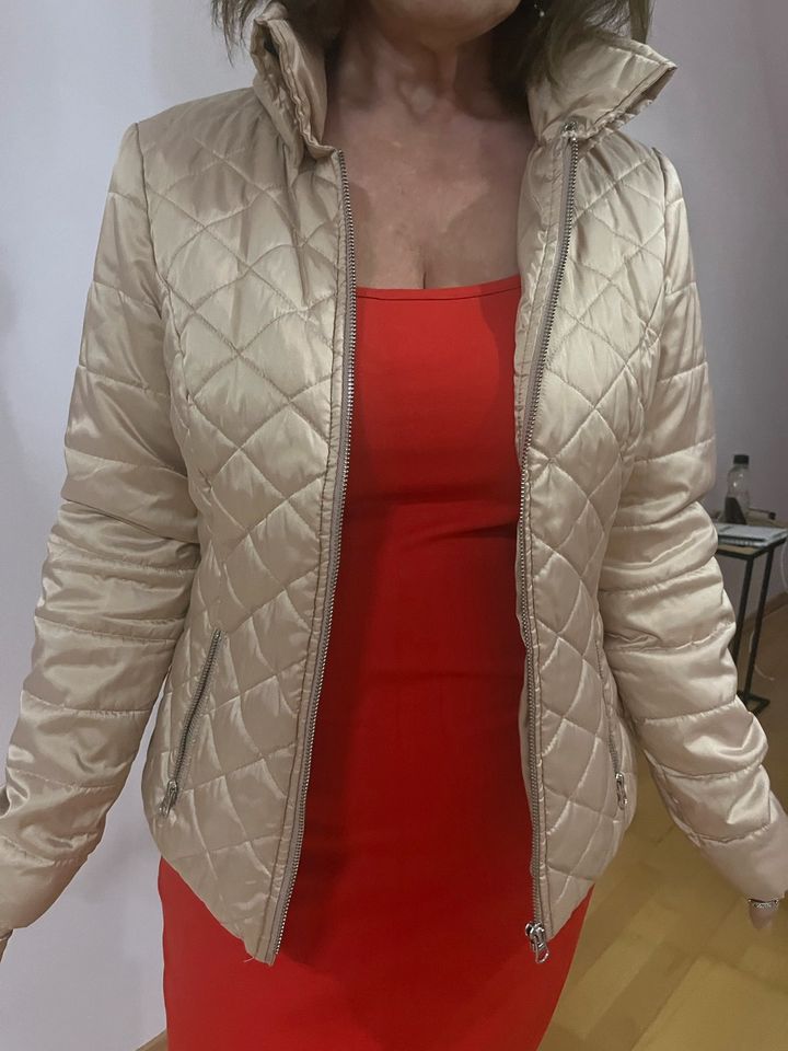 Orsay Jacke Steppjacke kurz Winterjacke rosa beige M übergang in Nürnberg (Mittelfr)