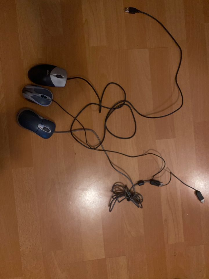 3 Computer Mäuse Von DEL und 2 von MICROSOFT in München