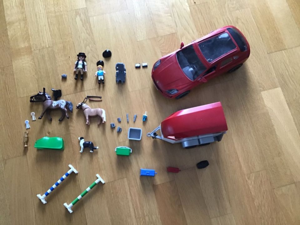 Playmobil Porsche mit Pferdeanhänger in Icking