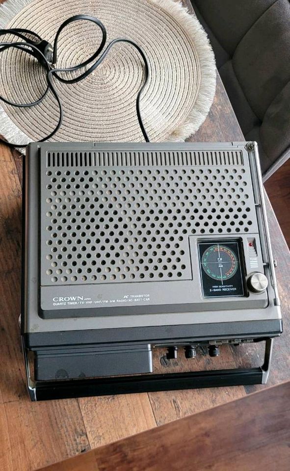 Vintage CROWN TV/Radio (Model: 526TVLCD) in Moers